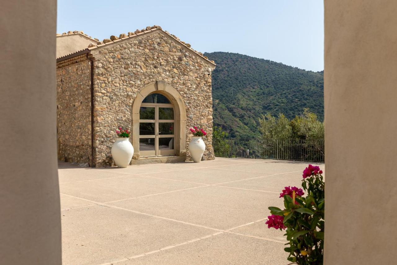 Borgo D'Orlando - Small Country Hotel Mirto  Экстерьер фото