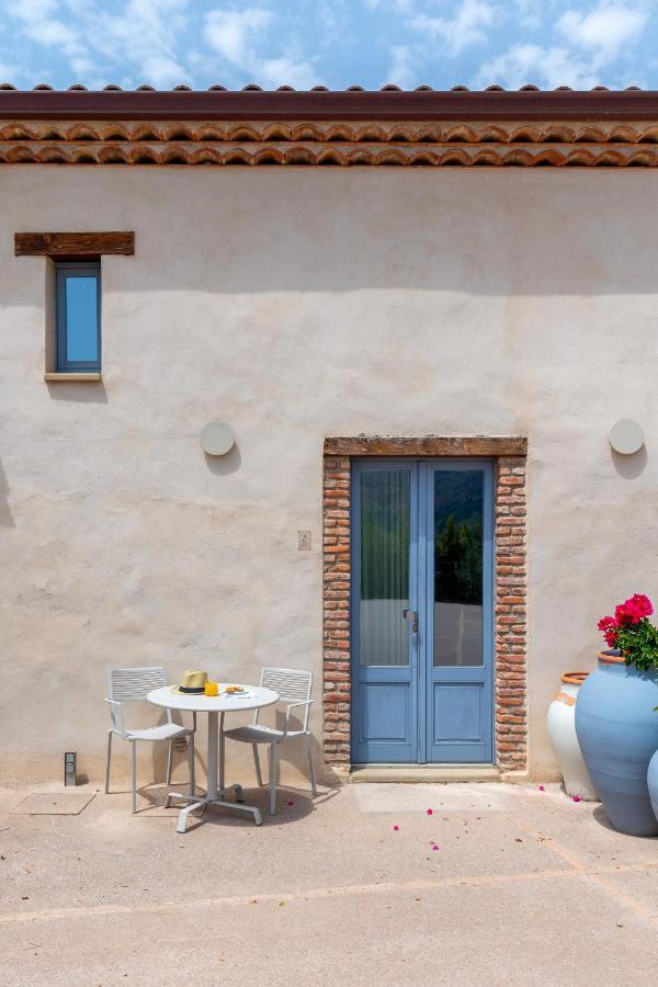 Borgo D'Orlando - Small Country Hotel Mirto  Экстерьер фото