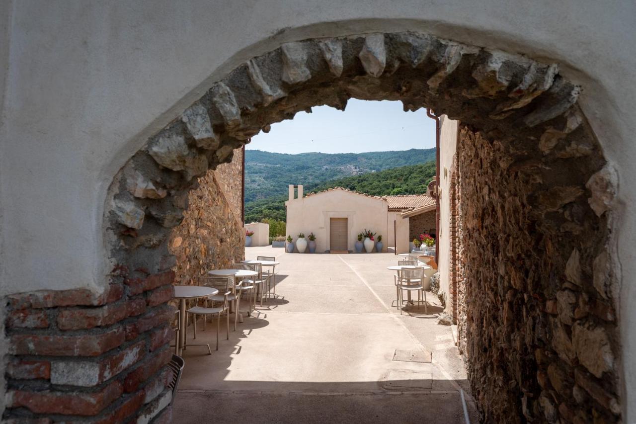 Borgo D'Orlando - Small Country Hotel Mirto  Экстерьер фото