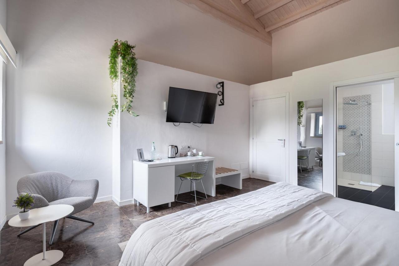 Borgo D'Orlando - Small Country Hotel Mirto  Экстерьер фото