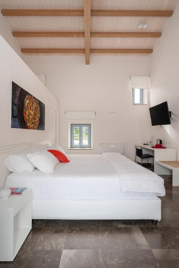 Borgo D'Orlando - Small Country Hotel Mirto  Экстерьер фото